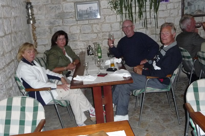 P1040424.JPG - Bei Scheißegal in Trogir